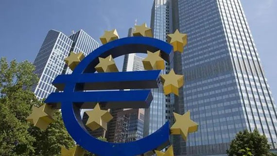 欧洲央行停止加息步伐背后的原因是什么？