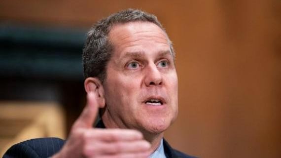 美联储副主席Barr：央行正在探索调整流动性框架 以保护未保险存款